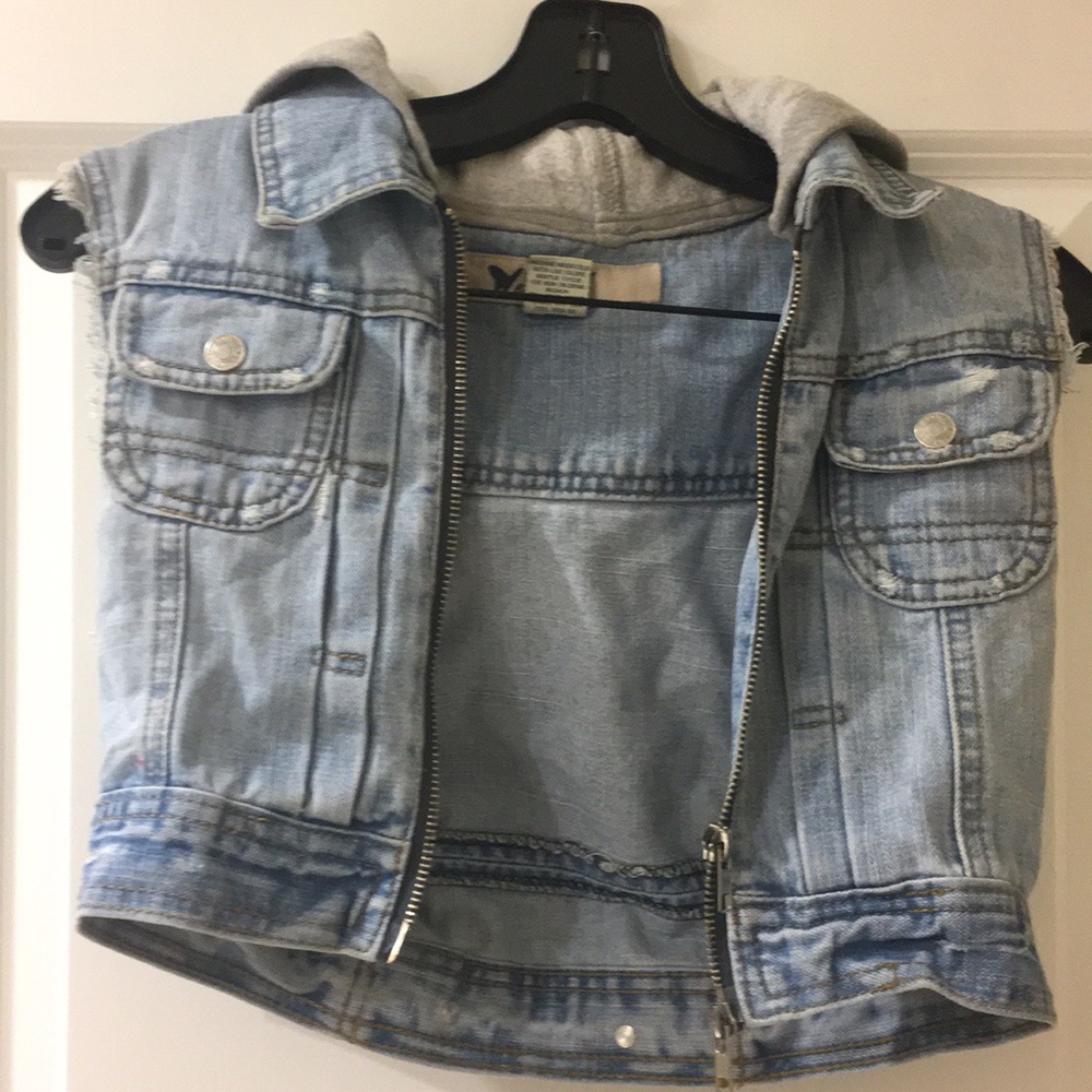 HOODED DENIM VEST